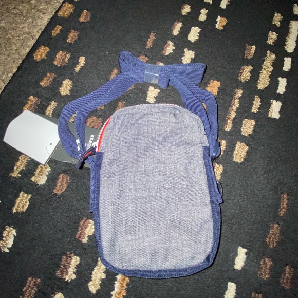 Small Converse Crossbody Bag - Picture 3 of 3